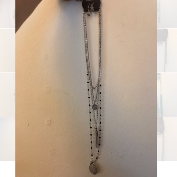 Earring and necklace set - Picture 2 of 3